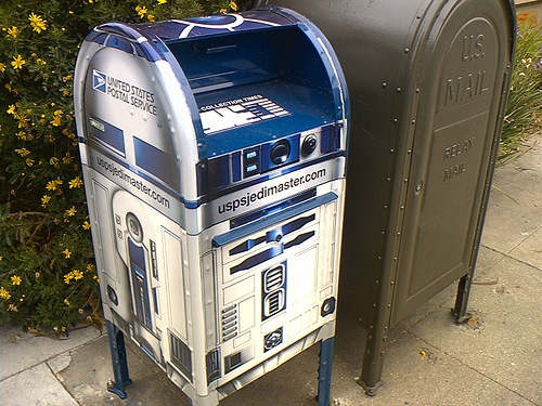 R2D2 Mailbox by Ben Brown on Flickr